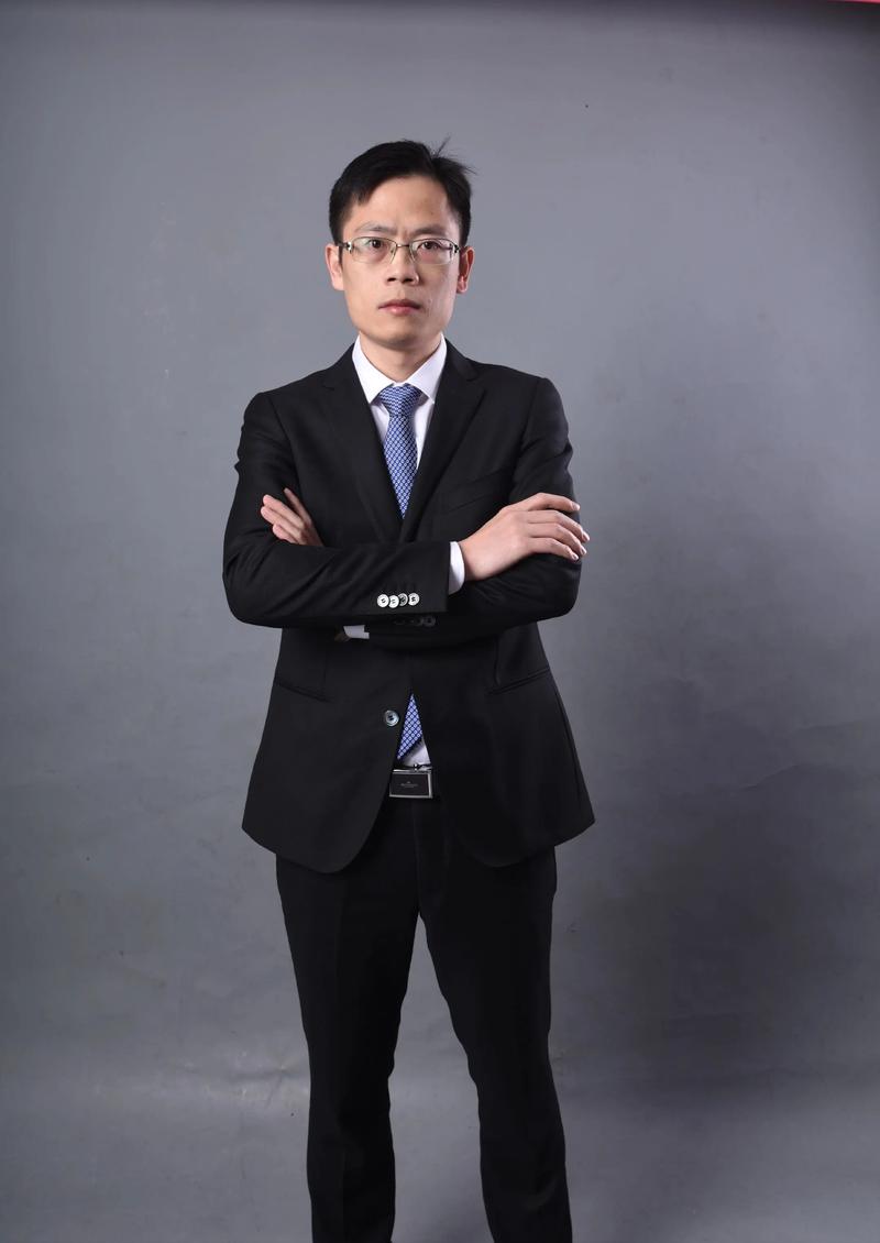 汤桓威 包装与印刷设计负责人